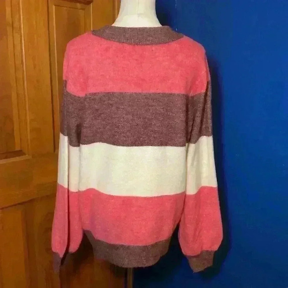 Vero Moda tri colored women’s sweater. Size large - Picture 3 of 8